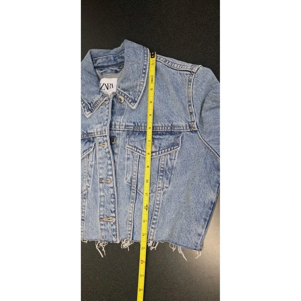 ZARA Cropped Denim Jacket XS Blue Distressed Raw Hem Button Front Moto Grunge - Picture 5 of 6